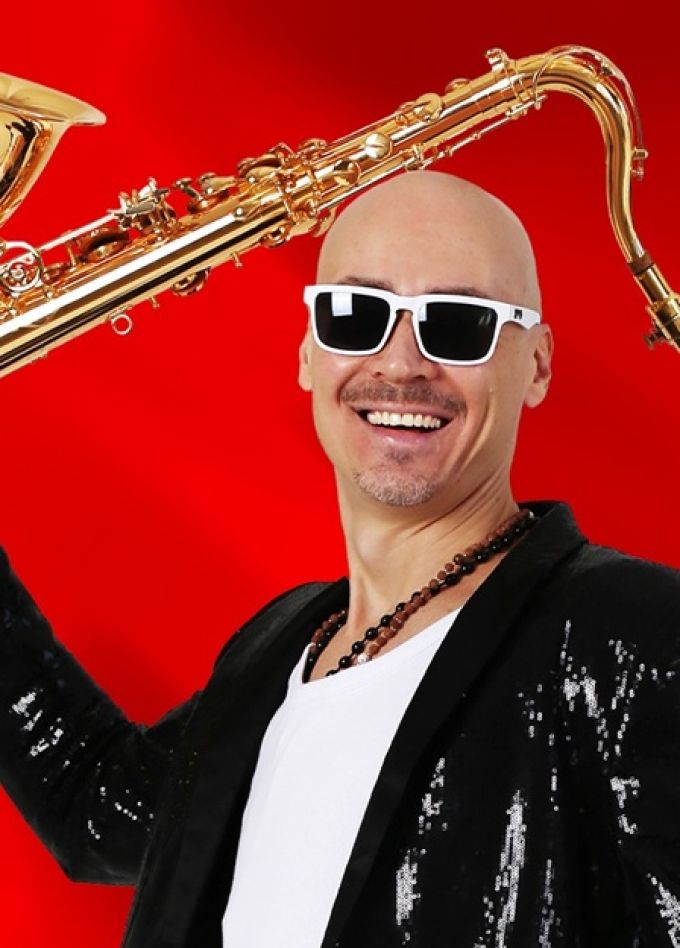 Саксофонист SyntheticSax. Мировые хиты от Ameno до Lambada