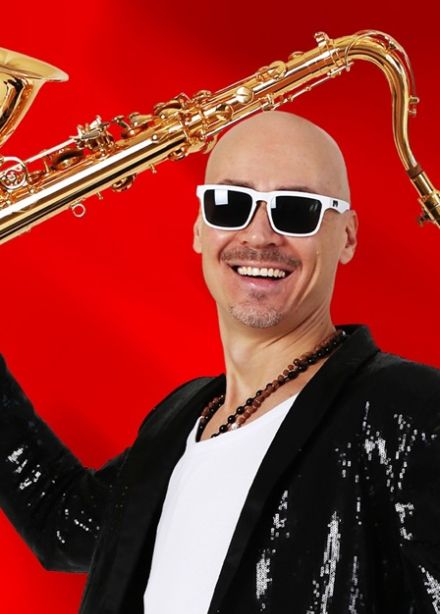 Саксофонист SyntheticSax. Мировые хиты от Ameno до Lambada
